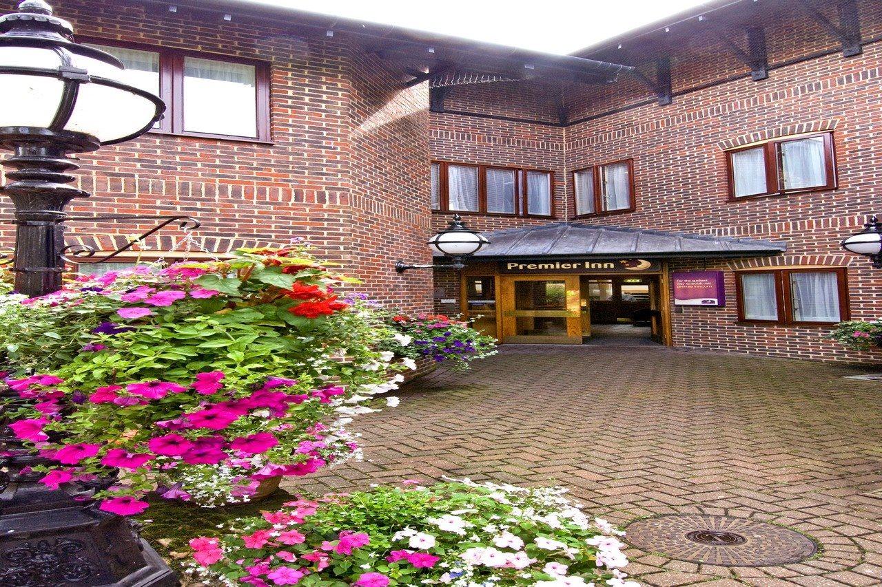 Premier Inn Tonbridge Buitenkant foto