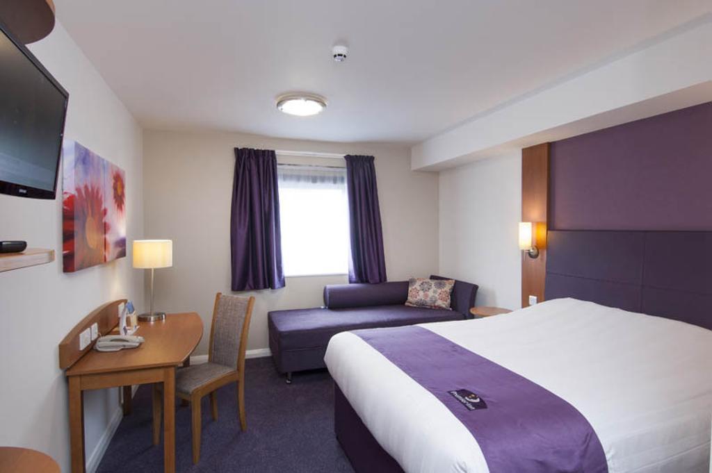 Premier Inn Tonbridge Buitenkant foto