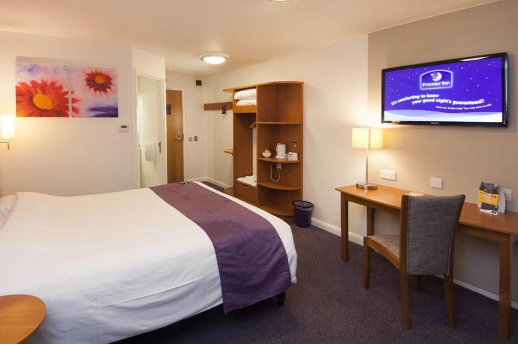 Premier Inn Tonbridge Buitenkant foto