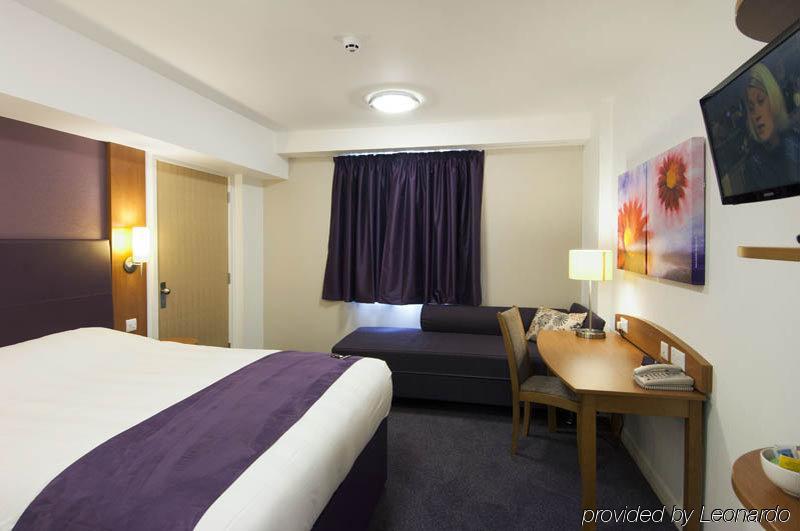 Premier Inn Tonbridge Buitenkant foto