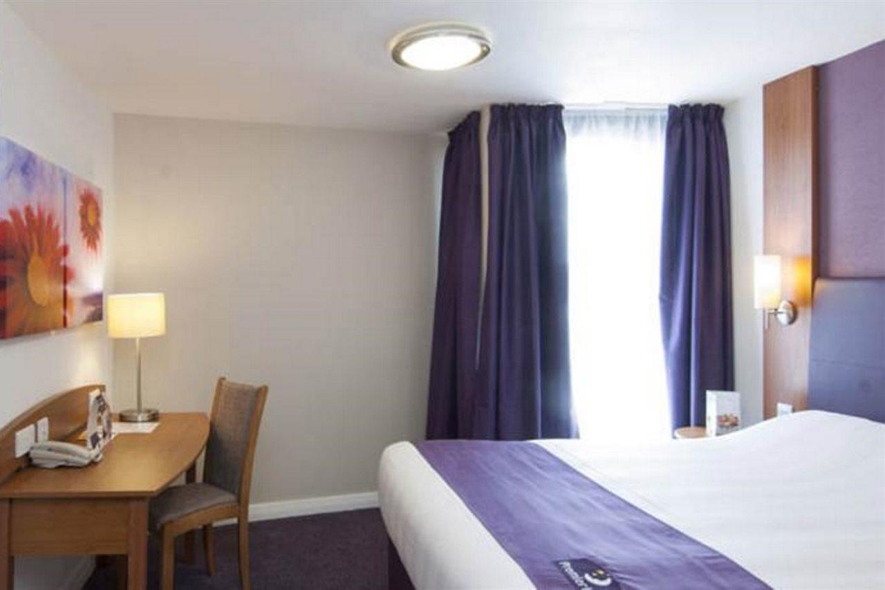 Premier Inn Tonbridge Buitenkant foto